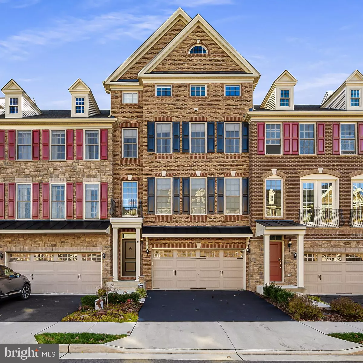 Chantilly, VA 20152,25021 CAMBRIDGE HILL TER