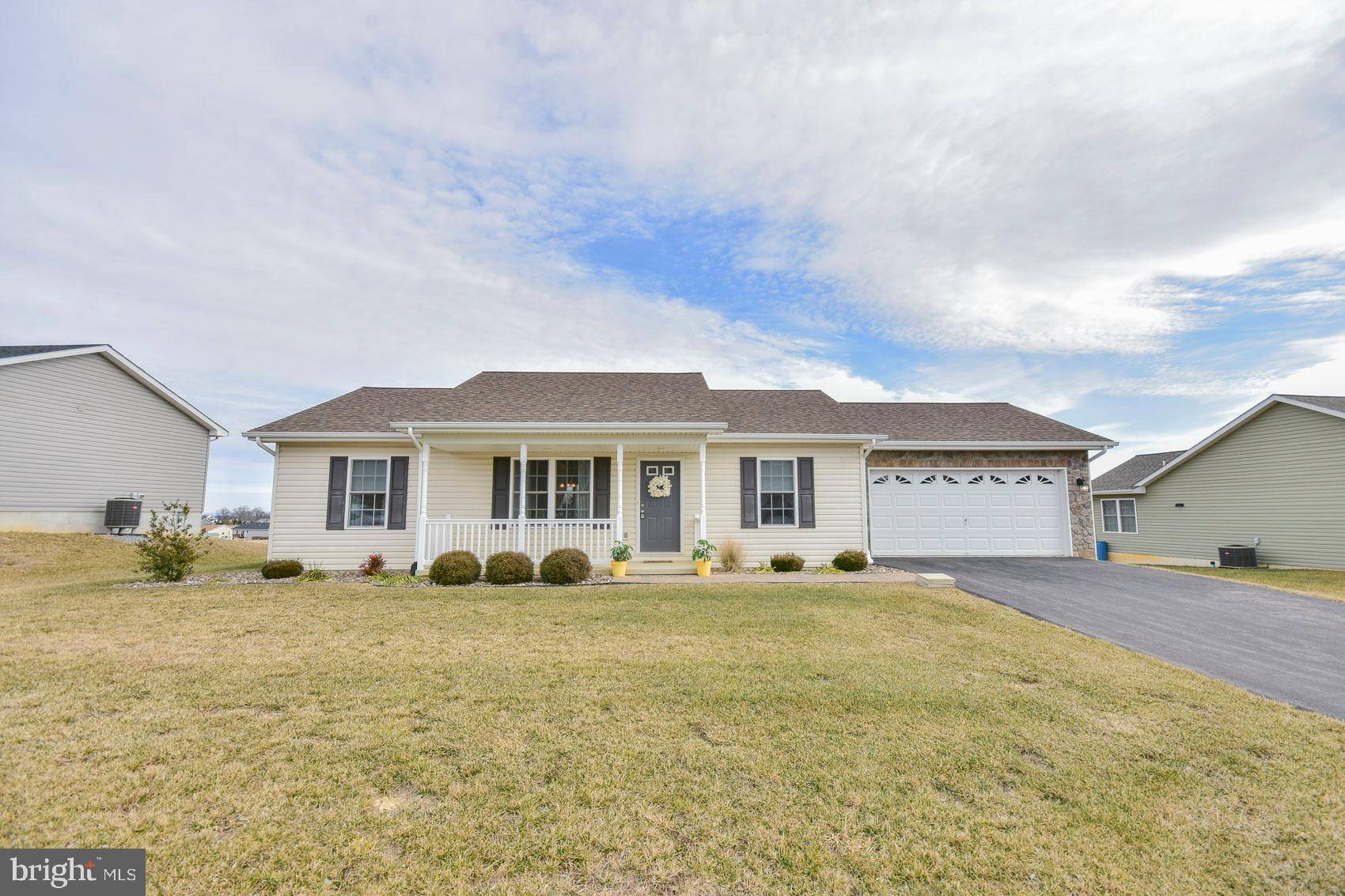 Martinsburg, WV 25403,214 SPYGLASS DR