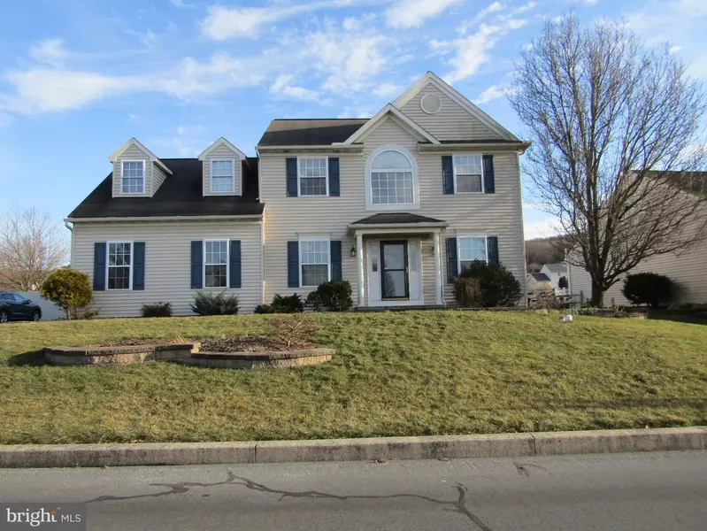 34 PENNWOOD DR, Morgantown, PA 19543