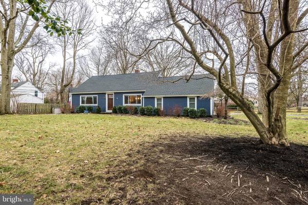 827 RIVER RD, Yardley, PA 19067