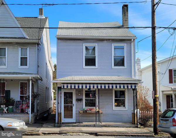 325 N RAILROAD ST, Tamaqua, PA 18252