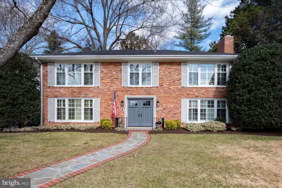 1102 BELLE VISTA DR, Alexandria, VA 22307