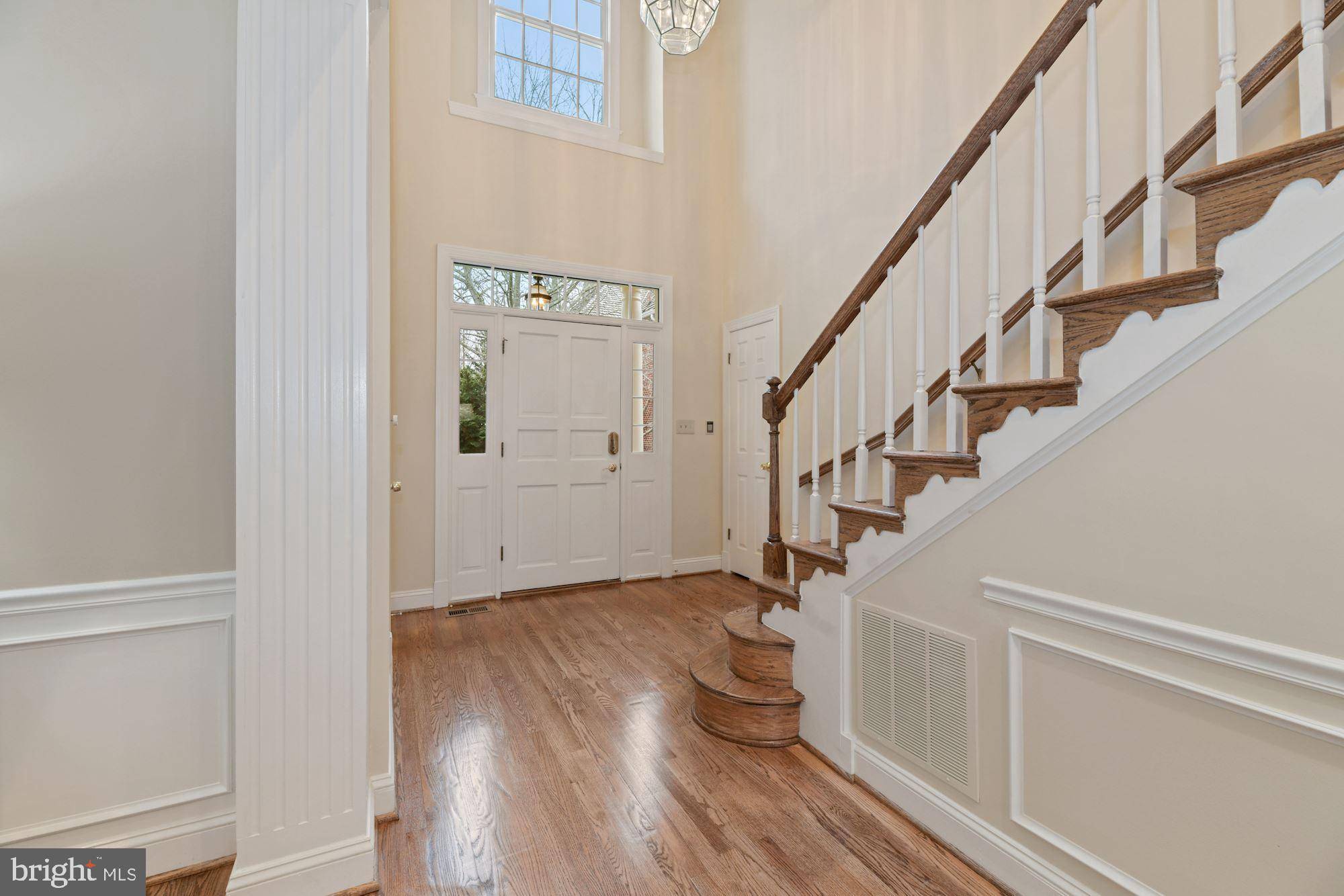 Bethesda, MD 20817,9215 TOWN GATE LN