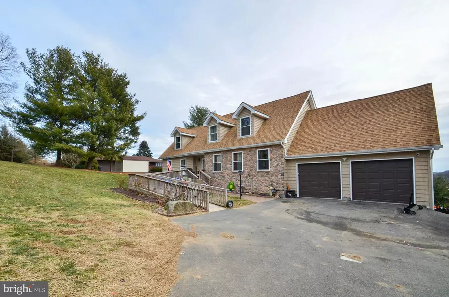 3468 BLEILER RD, Emmaus, PA 18049