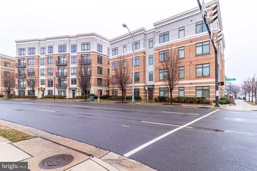 915 N PATRICK ST #202, Alexandria, VA 22314