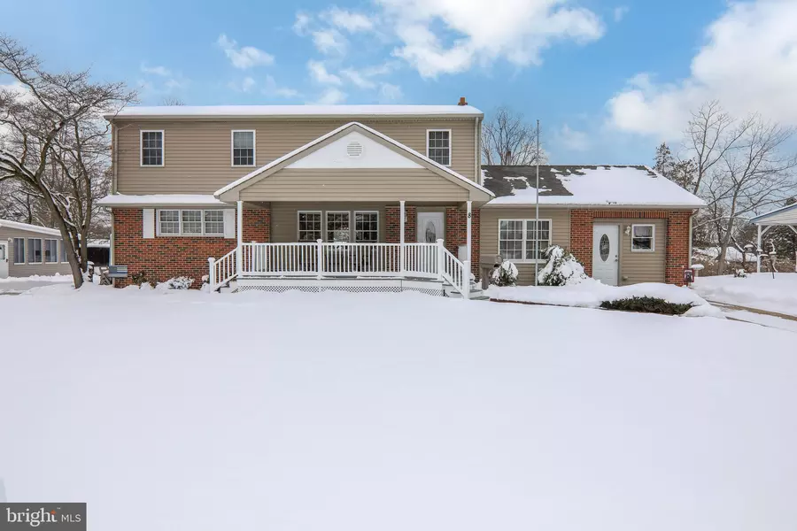 8 SUNSET DR, Voorhees, NJ 08043