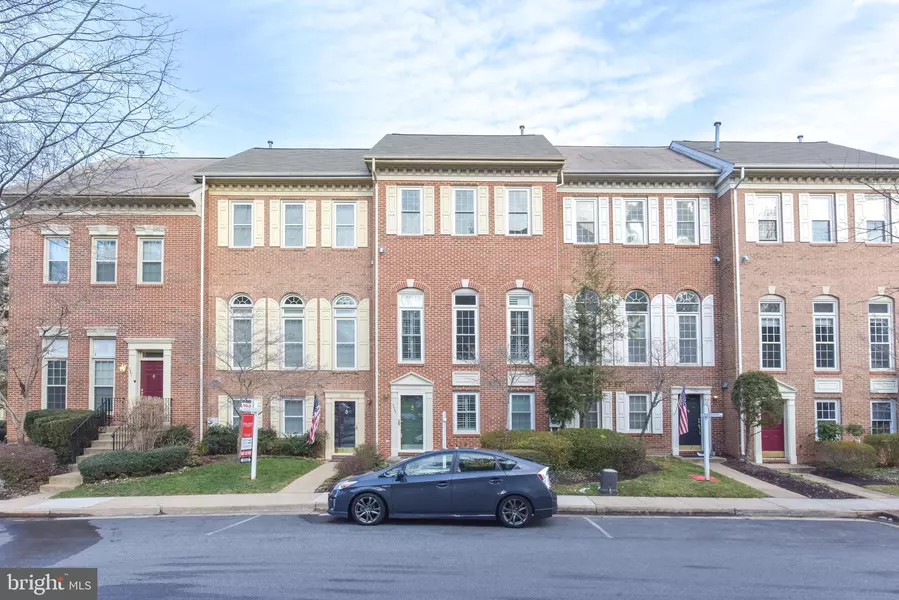 4657 LAMBERT DR, Alexandria, VA 22311