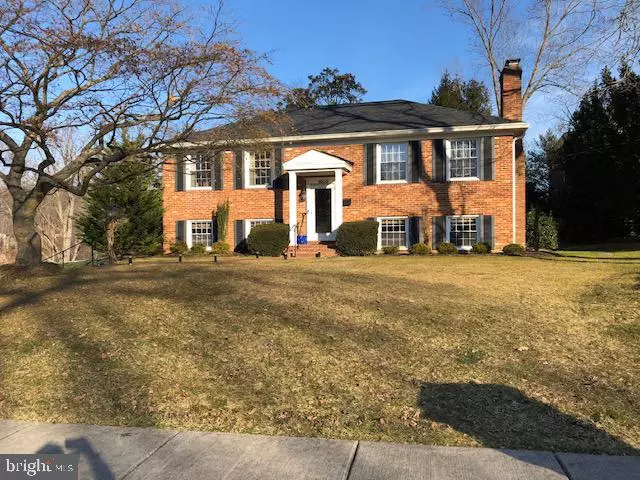 Mclean, VA 22101,1902 FOXHALL RD