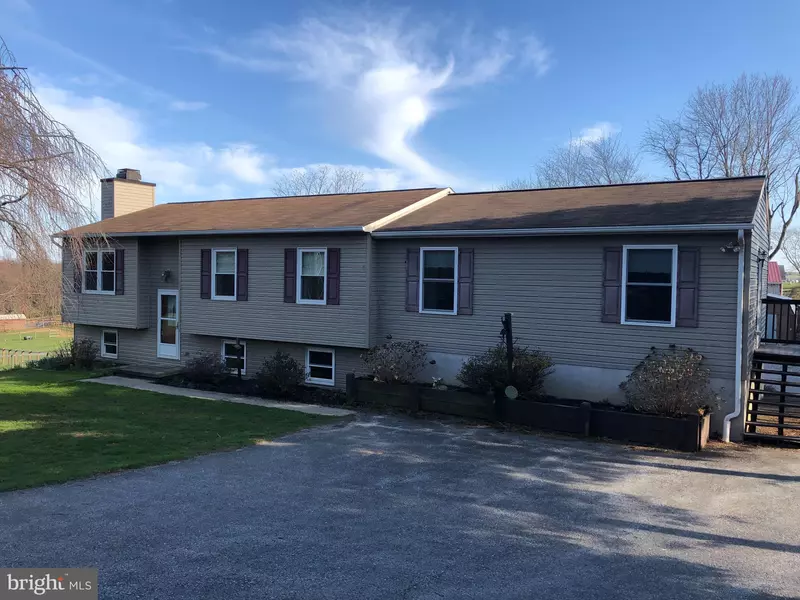 2556 BLYMIRE RD, Red Lion, PA 17356