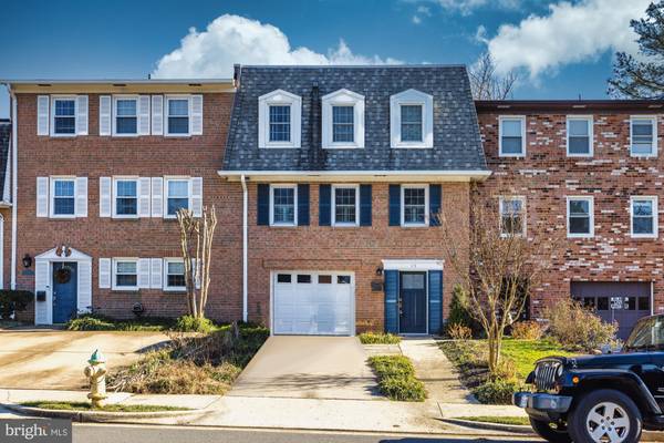 15 S ABINGDON ST, Arlington, VA 22204