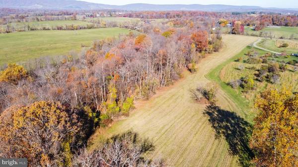 Round Hill, VA 20141,35405 POOR HOUSE LN