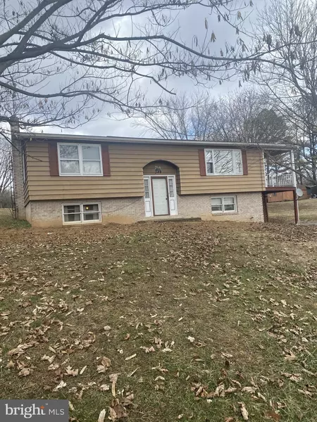 1183 GRADE RD, Falling Waters, WV 25419