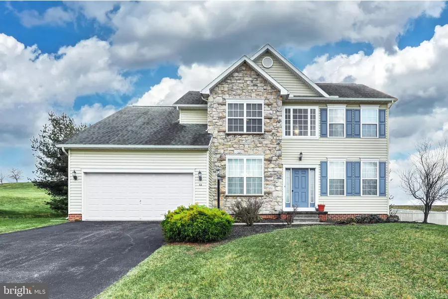 52 QUARTZ RIDGE DR, York, PA 17408