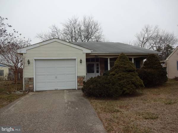 4 SHERWOOD PL, Southampton, NJ 08088