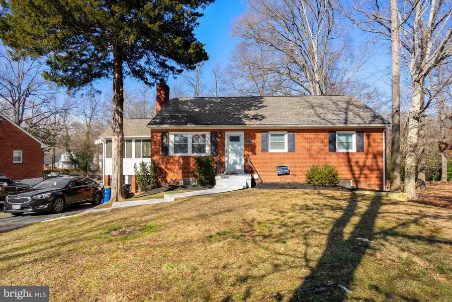 4104 SKYLINE DR, Morningside, MD 20746