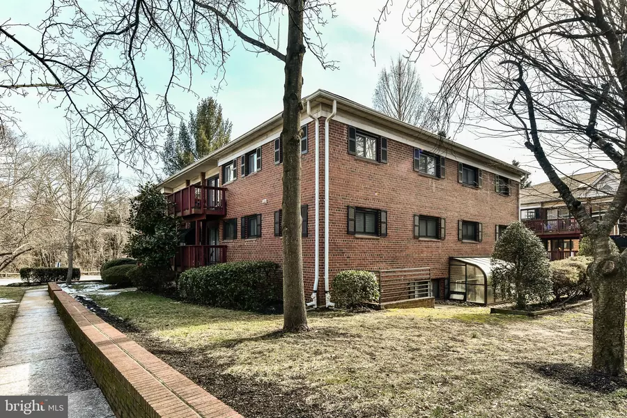 2700 DARTMOUTH RD #5, Alexandria, VA 22314