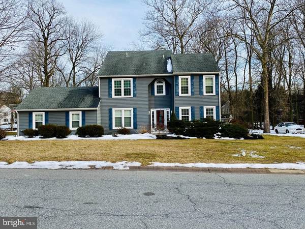 8 WILLOW CREEK LN, Newark, DE 19711