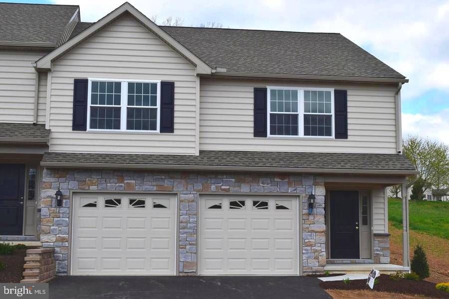 71 WOODS EDGE DR, Elizabethtown, PA 17022