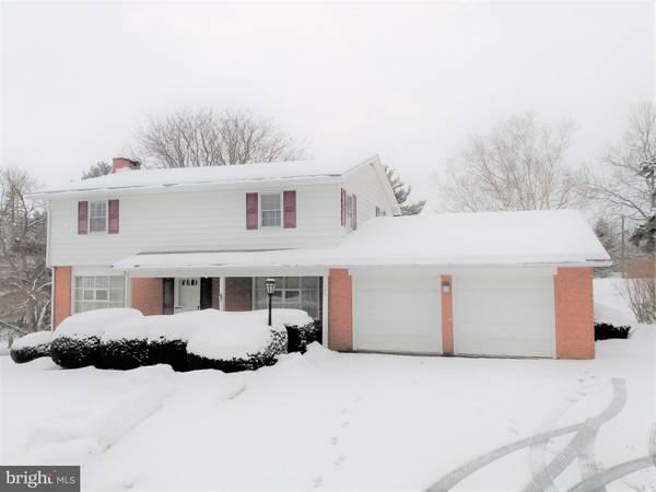 1326 HILLENDALE RD, Chambersburg, PA 17202