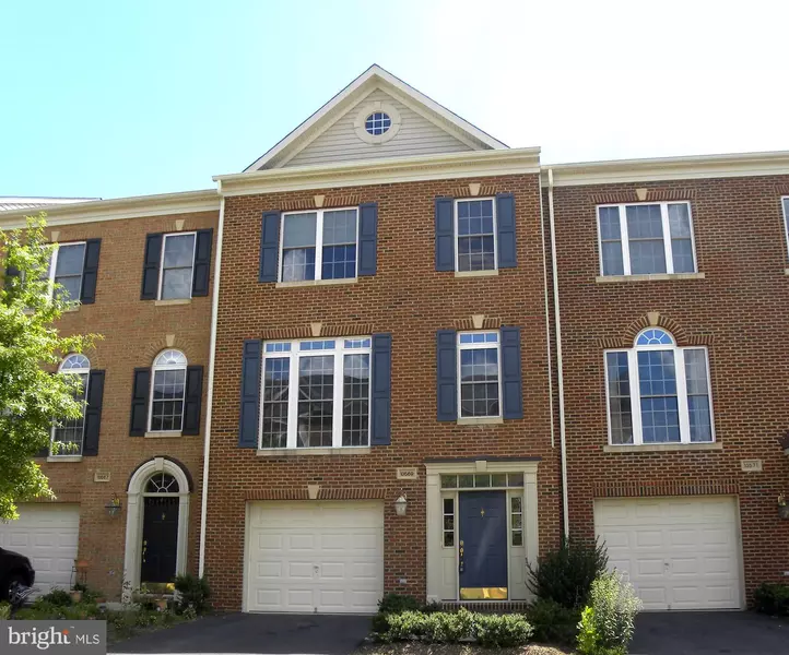 13569 LAVENDER MIST LN, Centreville, VA 20120