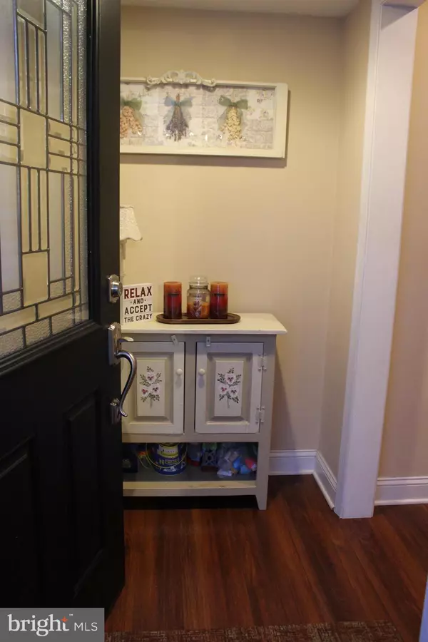 Iselin, NJ 08830,62 W HENRY