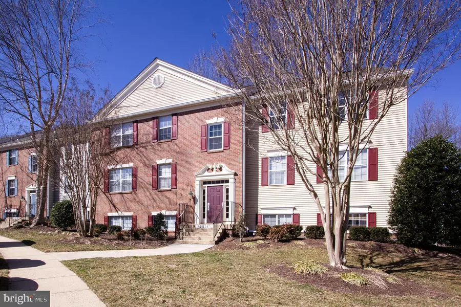 12014 GOLF RIDGE CT #302, Fairfax, VA 22033