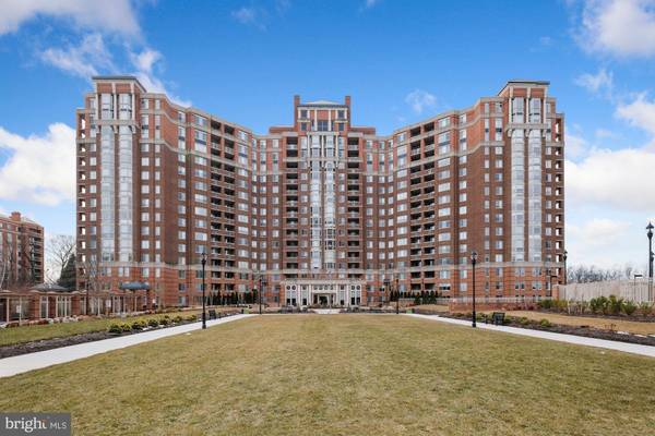 5809 NICHOLSON LN #808, Rockville, MD 20852