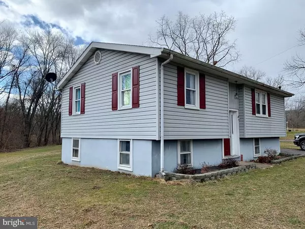 Mifflintown, PA 17059,17 LEACH DR