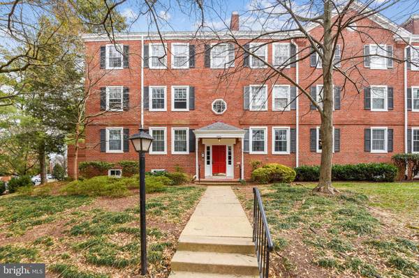 4900 29TH RD S #C1, Arlington, VA 22206