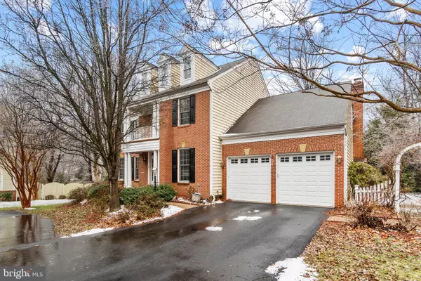 Springfield, VA 22151,5402 BACKLICK WOODS CT