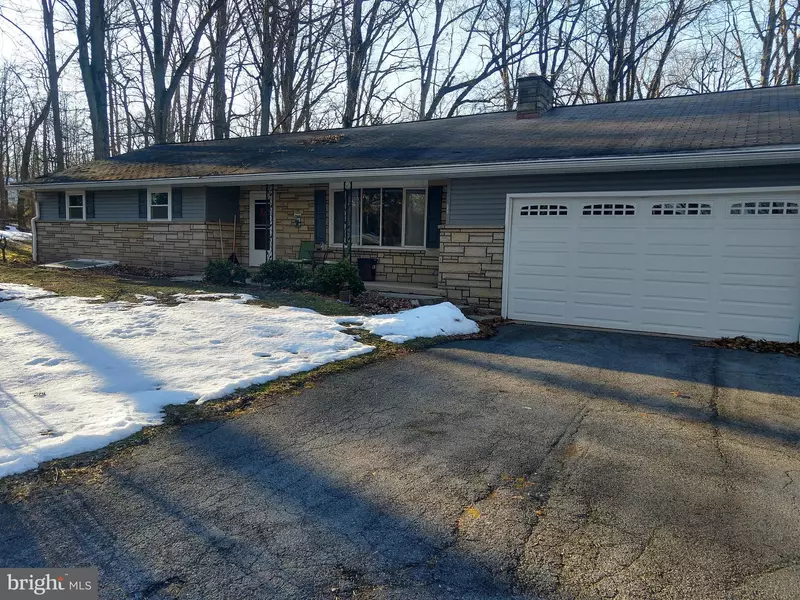 5586 RIDGE RD, Elizabethtown, PA 17022