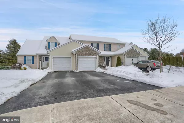 140 MOORLAND CT, Lititz, PA 17543