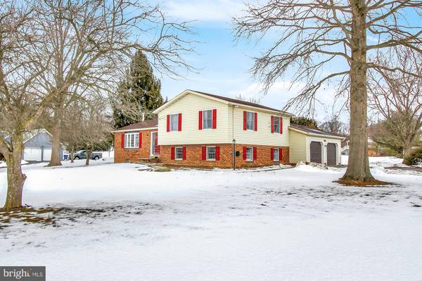 6340 STRAW ACRES RD, Spring Grove, PA 17362