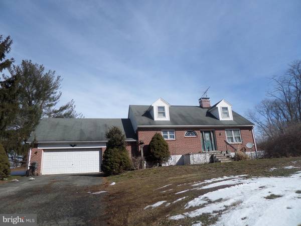 977 HOPEWELL RD, Oxford, PA 19363