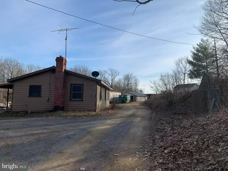 1541 OAK GROVE SCHOOL, Hedgesville, WV 25427