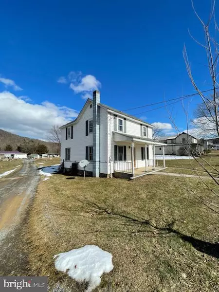 5294 CENTRAL AVE, Great Cacapon, WV 25422