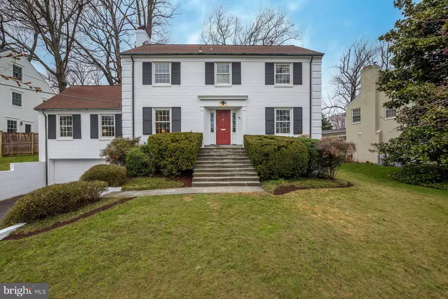 5901 SEARL TER, Bethesda, MD 20816