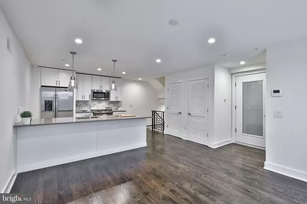 Philadelphia, PA 19147,1009 S 3RD ST #01