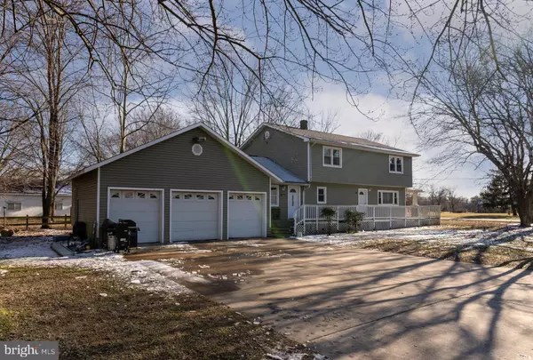 Colonial Beach, VA 22443,320 CEDAR AVE