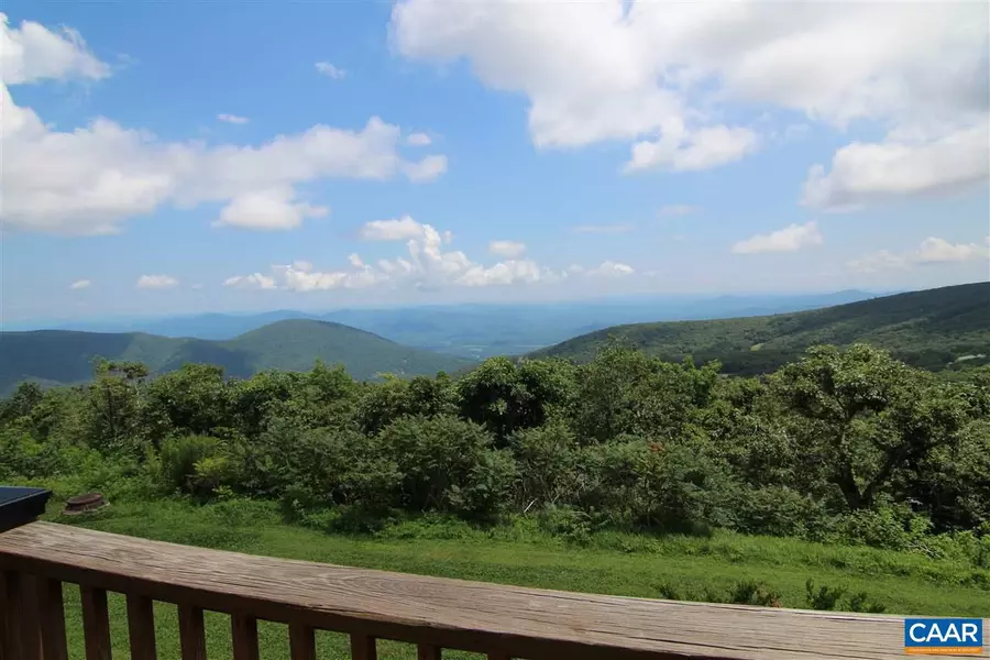 1533 CLIFFS CONDOS, Wintergreen Resort, VA 22967