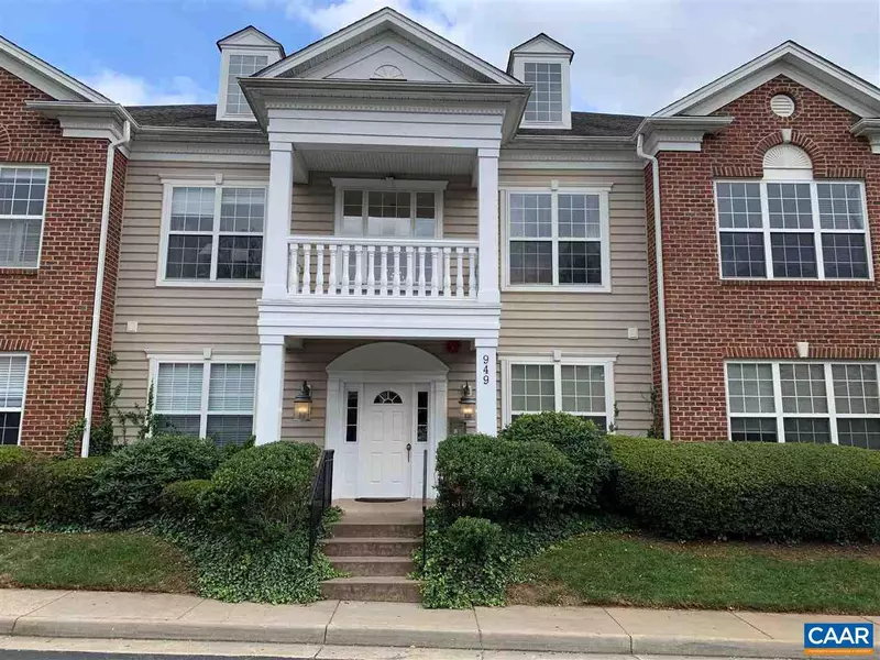 949 GLENWOOD STATION LN LN #102, Charlottesville, VA 22901