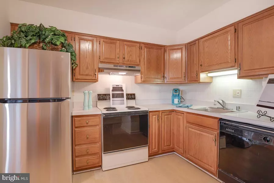 6992 HANOVER PKWY #201, Greenbelt, MD 20770