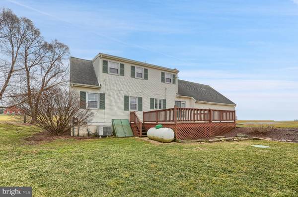 New Holland, PA 17557,263 W HUYARD RD