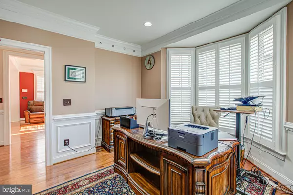 Alexandria, VA 22312,4708 BARNUM LN