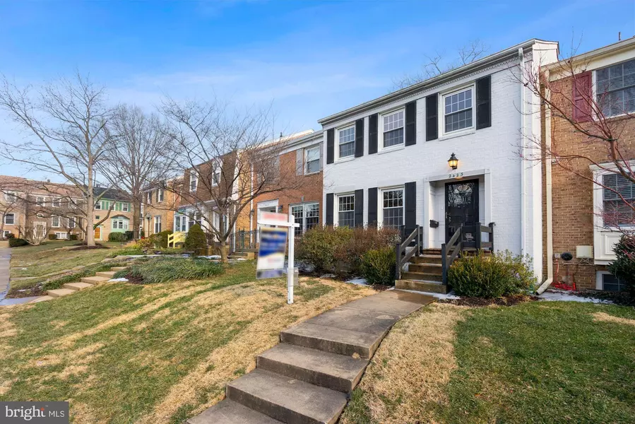 2423 FALLS PLACE CT, Falls Church, VA 22043