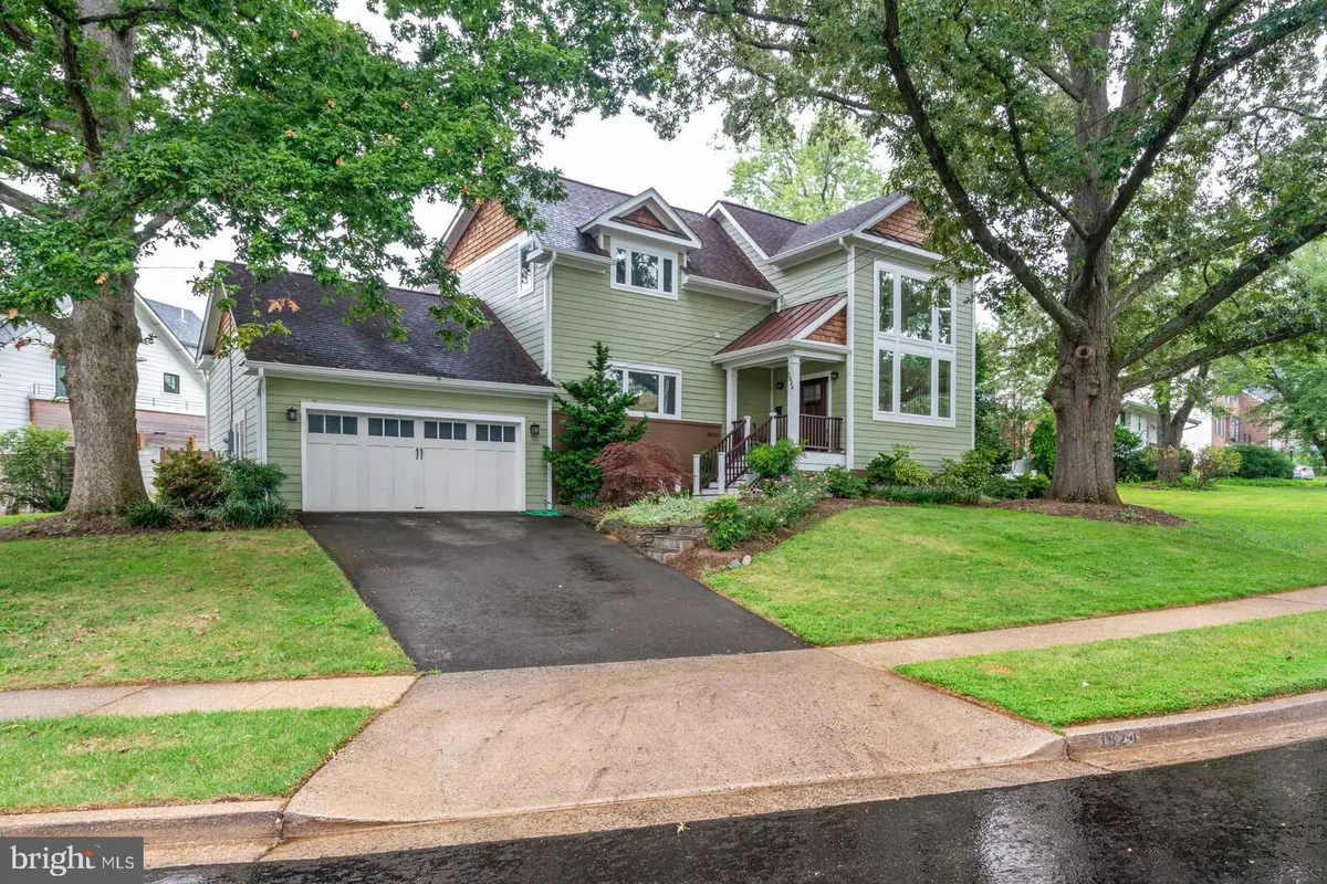 Mclean, VA 22101,1824 PANARAMA CT