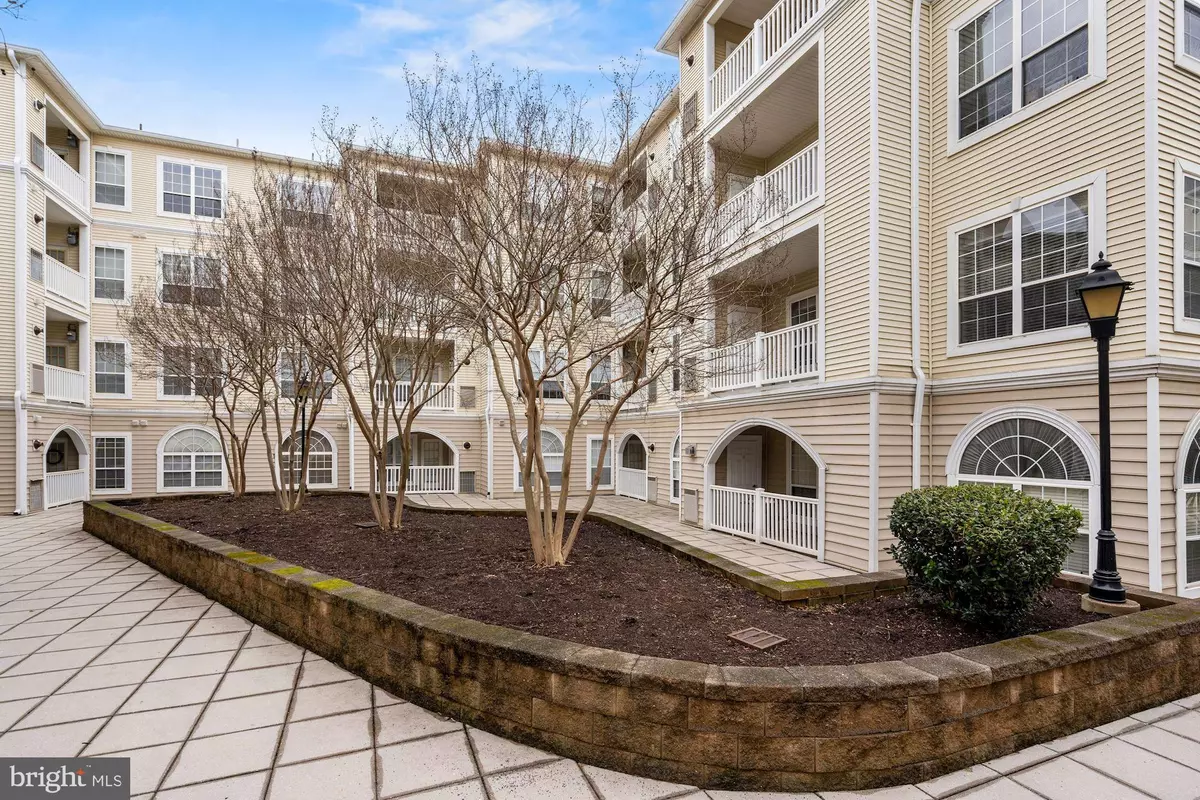 Alexandria, VA 22311,4550 STRUTFIELD LN #2102