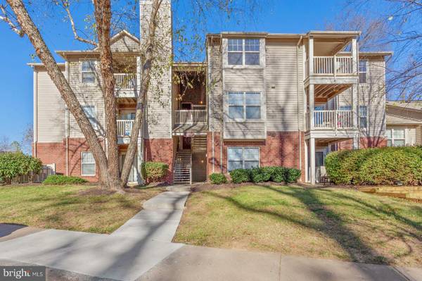 11710 OLDE ENGLISH DR #I, Reston, VA 20190