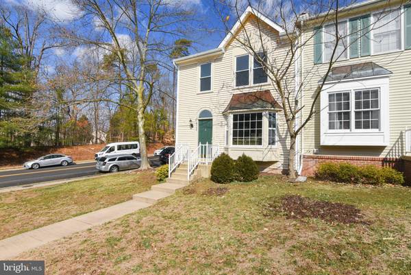 6934 COMPTON LN, Centreville, VA 20121