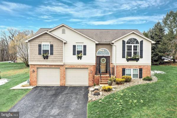 192 OVERVIEW CIR W, Red Lion, PA 17356